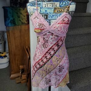 PRETTY GOOD~ PINK FLORAL SHEER FABRIC TANK TOP WITH LACE ACCENTS!